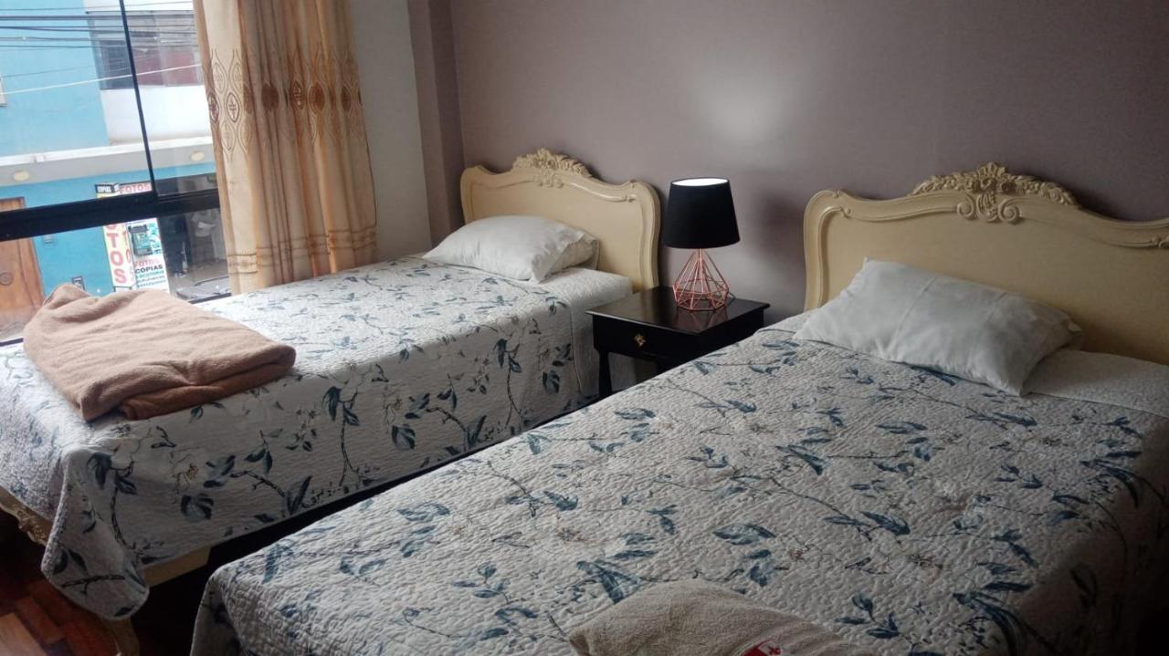 Hostel Strenua - Las Quintanas Trujillo Exteriér fotografie