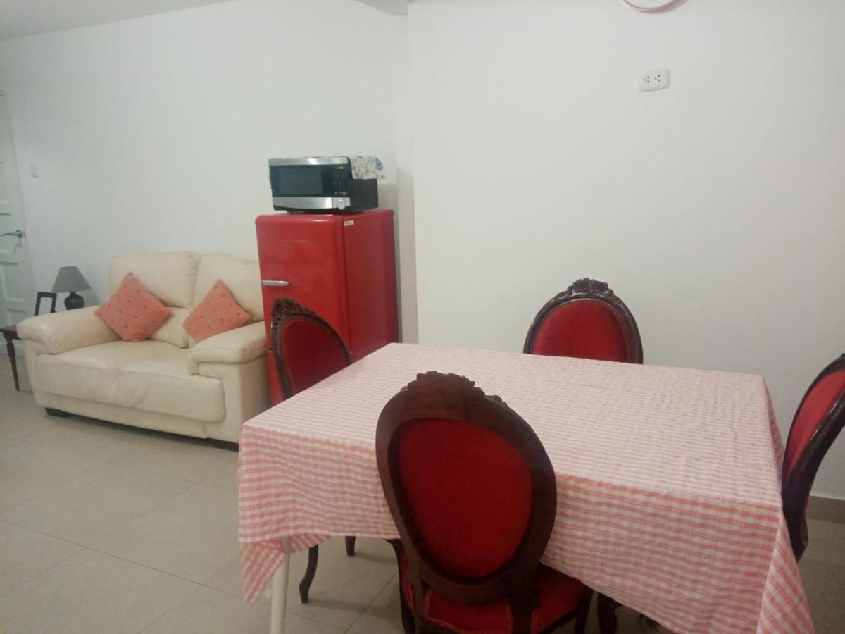 Hostel Strenua - Las Quintanas Trujillo Exteriér fotografie