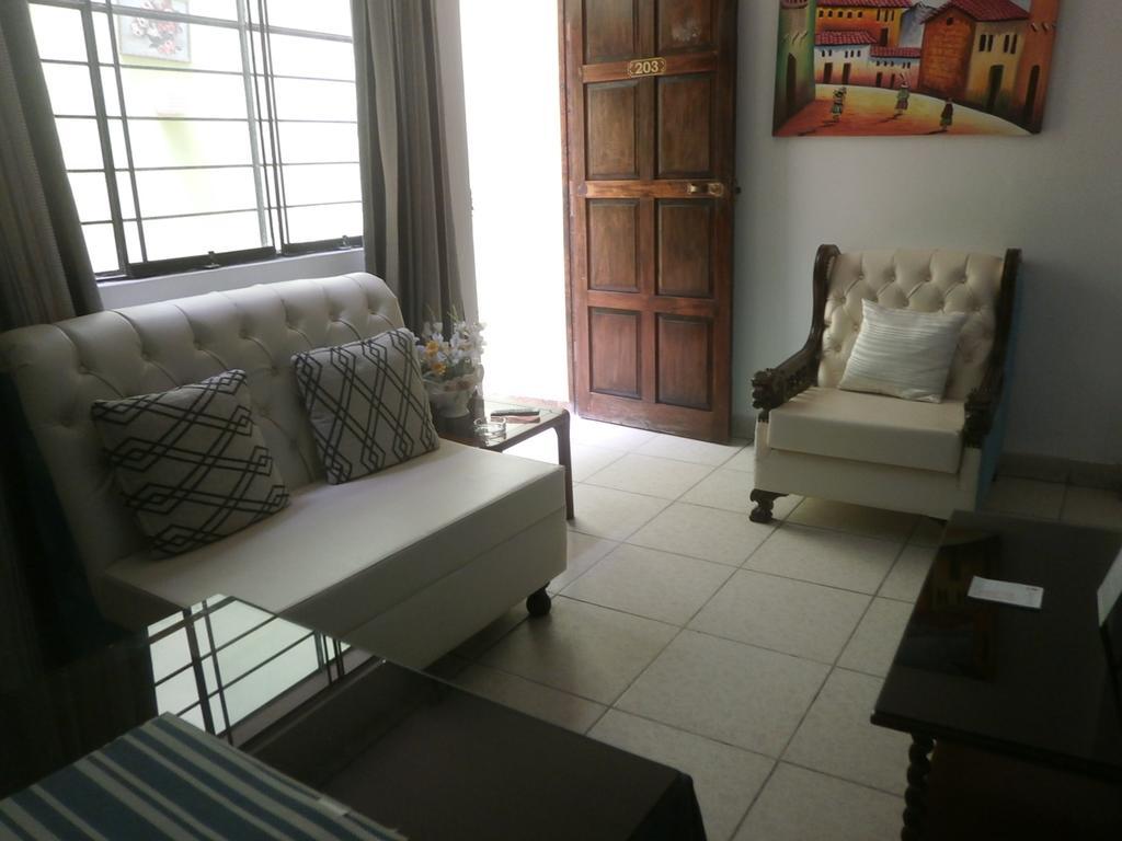 Hostel Strenua - Las Quintanas Trujillo Exteriér fotografie