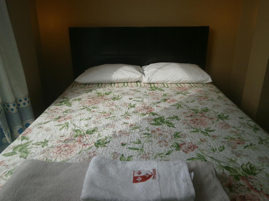 Hostel Strenua - Las Quintanas Trujillo Exteriér fotografie