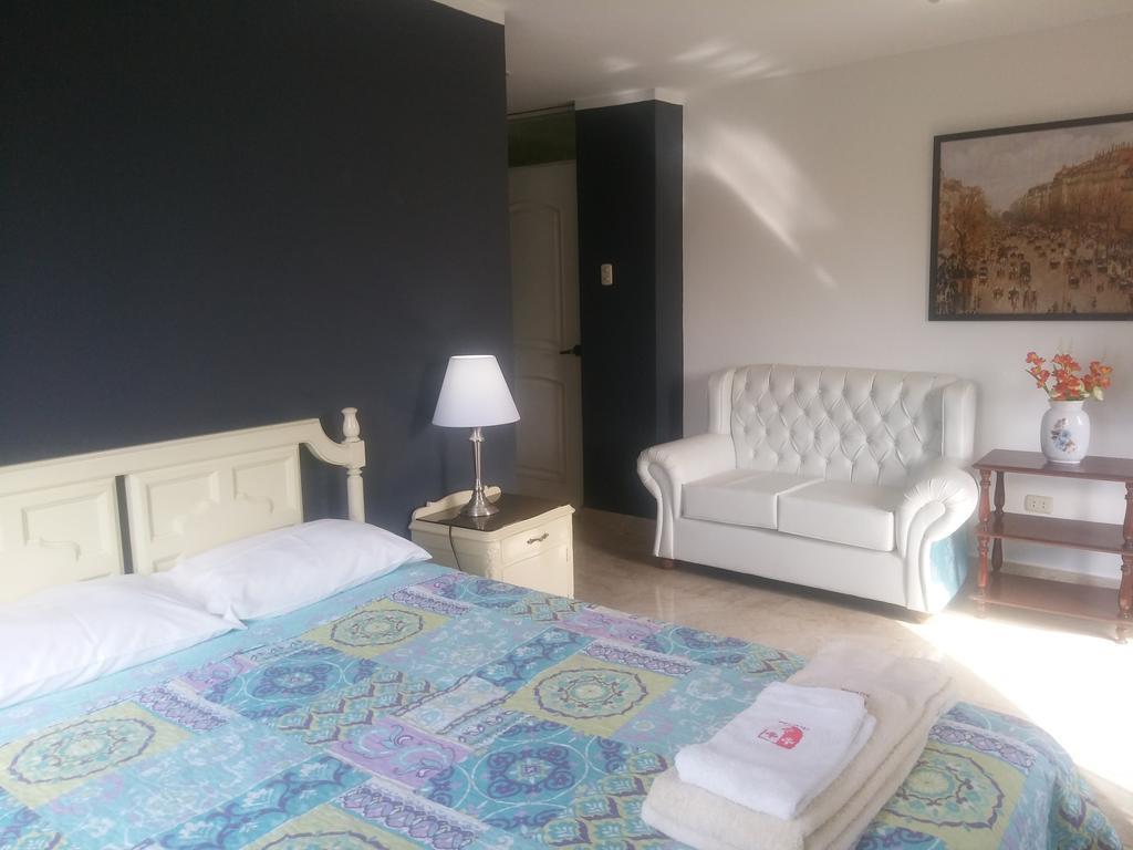 Hostel Strenua - Las Quintanas Trujillo Exteriér fotografie